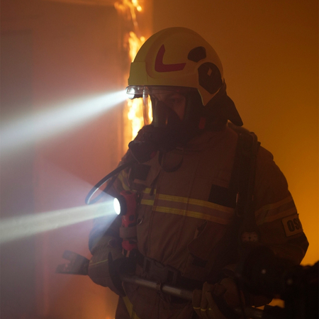Latarka kątowa Mactronic ATEX M-FIRE Guardian XW 240 lm z dwoma rodzajami światła